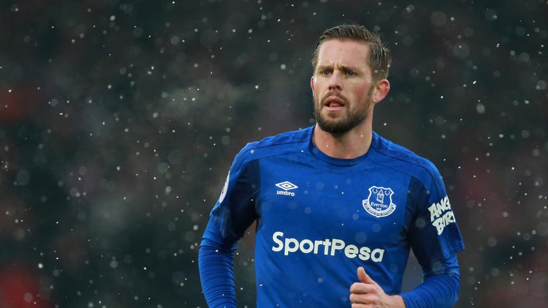 拉恩：凭借出色的反应能力，他在全黑队的外线攻击中表现不凡，拉恩足球俱乐部