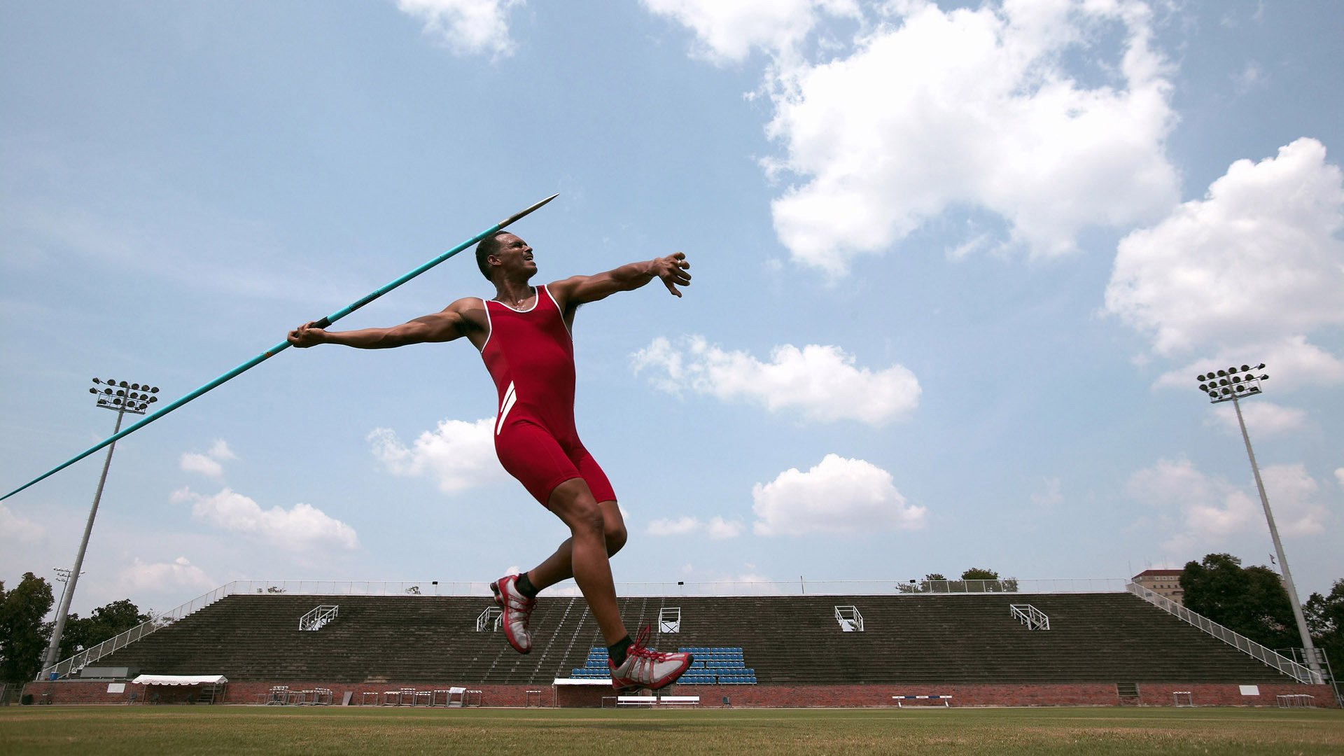 _环湖骑行节：赏景途中的速度与激情_，环湖自行车赛